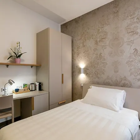 Laros Dimora Dorica 4* أنكونا