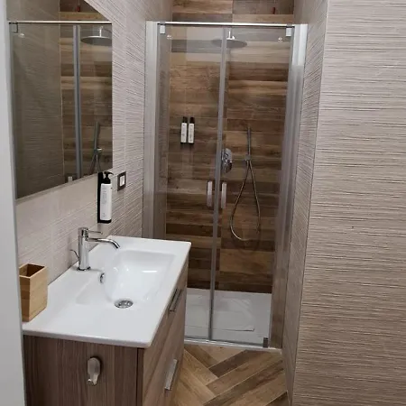 بيت ضيافة Laros Dimora Dorica 4*
